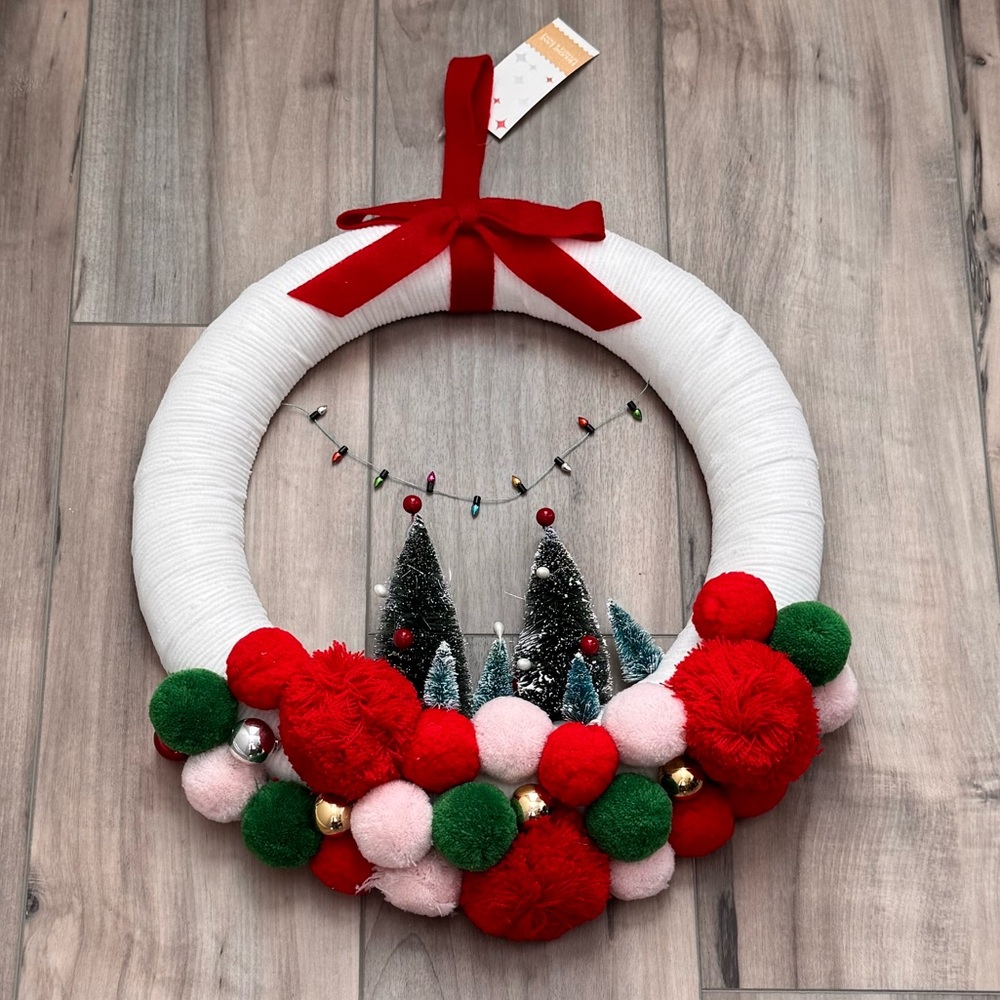 NWT Whimsy Christmas Wreath